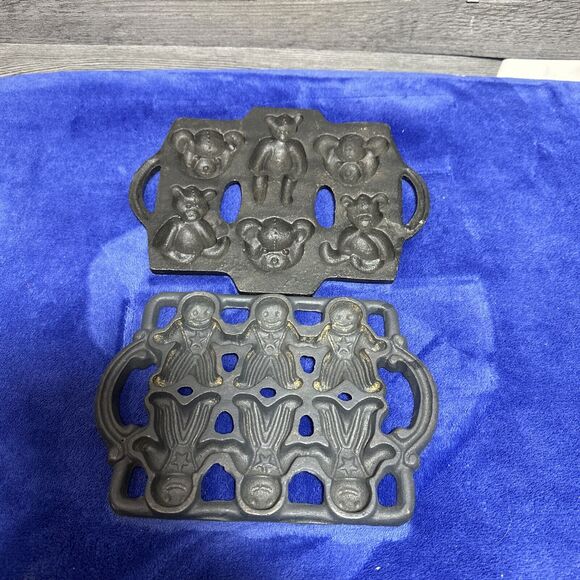 Vintage Gingerbread Man & Teddy Bear Cast Iron Cornbread Muffin Cake Pan Candle - Picture 1 of 11